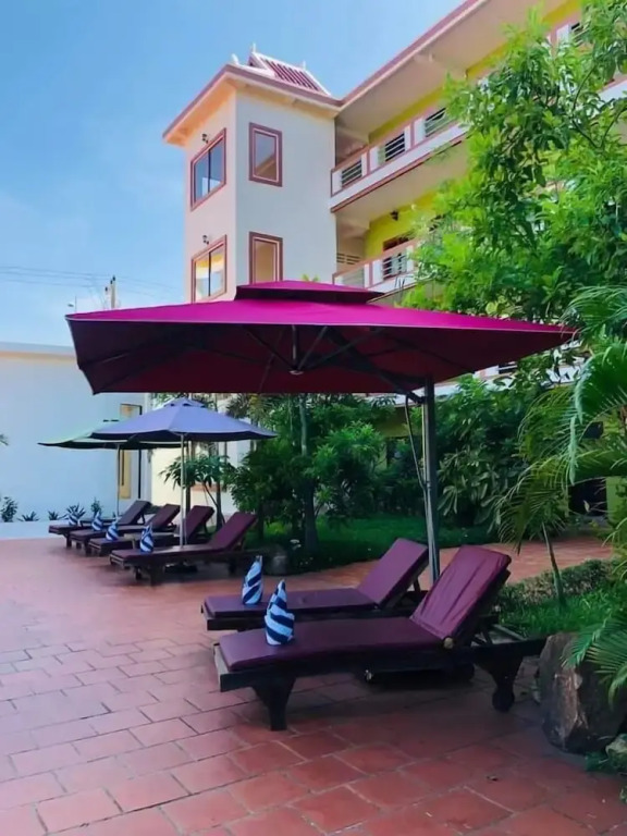 The moon kampot boutique