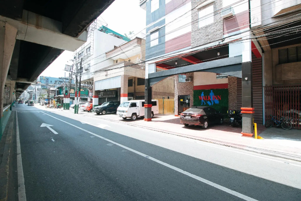 Walk Inn Hotel by Reddoorz