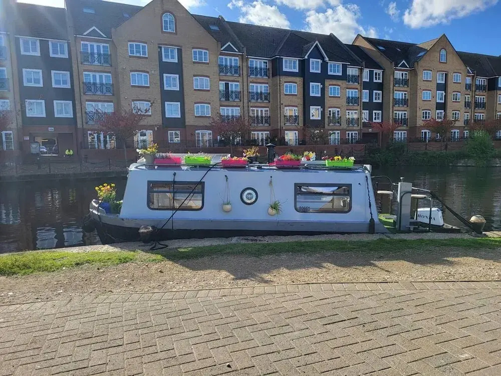 Charming Baby Narrowboat Apsley Marina