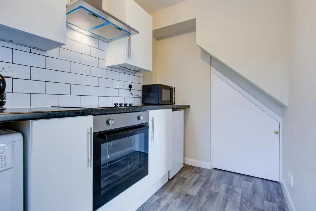 Windsor Burnham Ascot Haven Sleeps 4