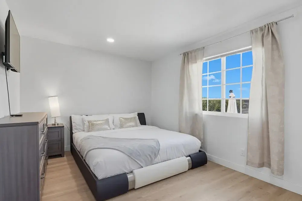 Relaxing Paradise Hills Retreat 4 Bedroom Home