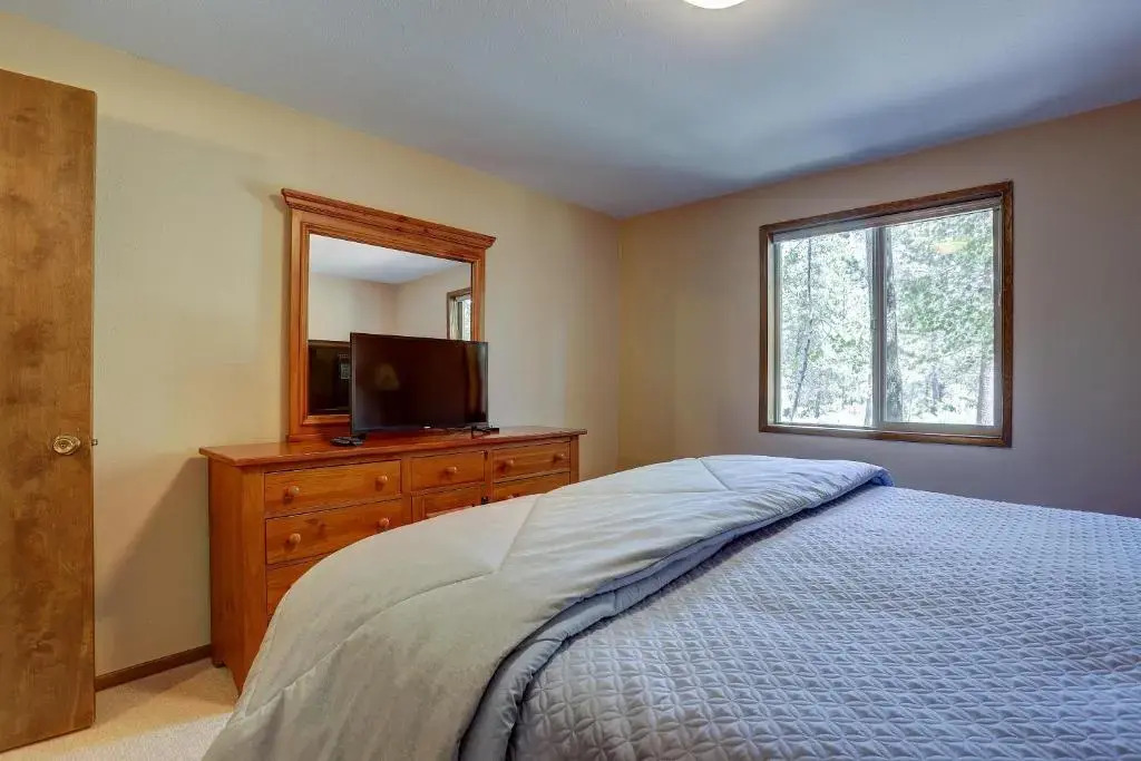 11 Camas-Hot Tub-4BR/2BA