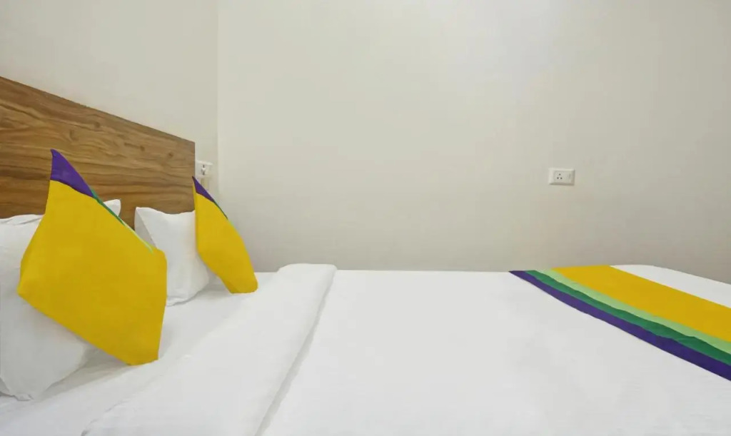 Itsy Hotels AY Plus Hotels