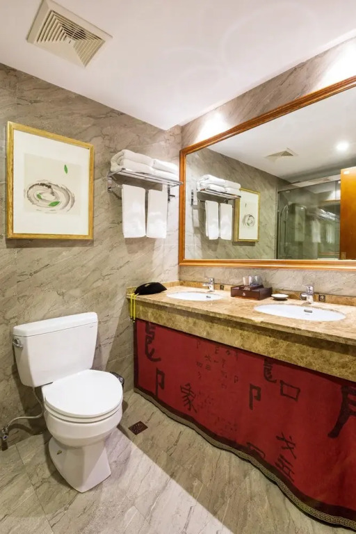 Longmen Impression Hotel
