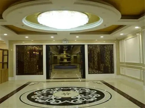 Golden Wheel Hotel