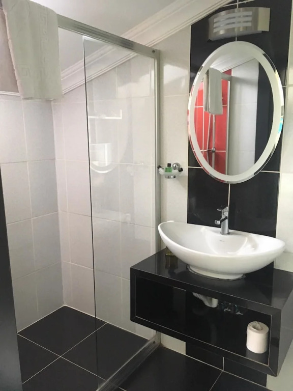 Lovcen House Hotel