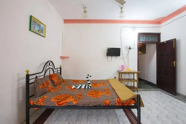 Aakriti Guest House