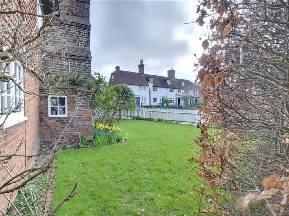 Spacious and Bright Accommodation Full of Original Beams and Antique Furniture