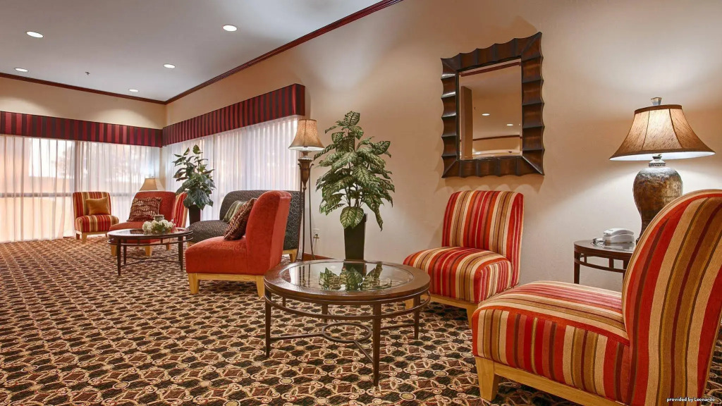 Best Western Plus Kansas City Airport - KCI East