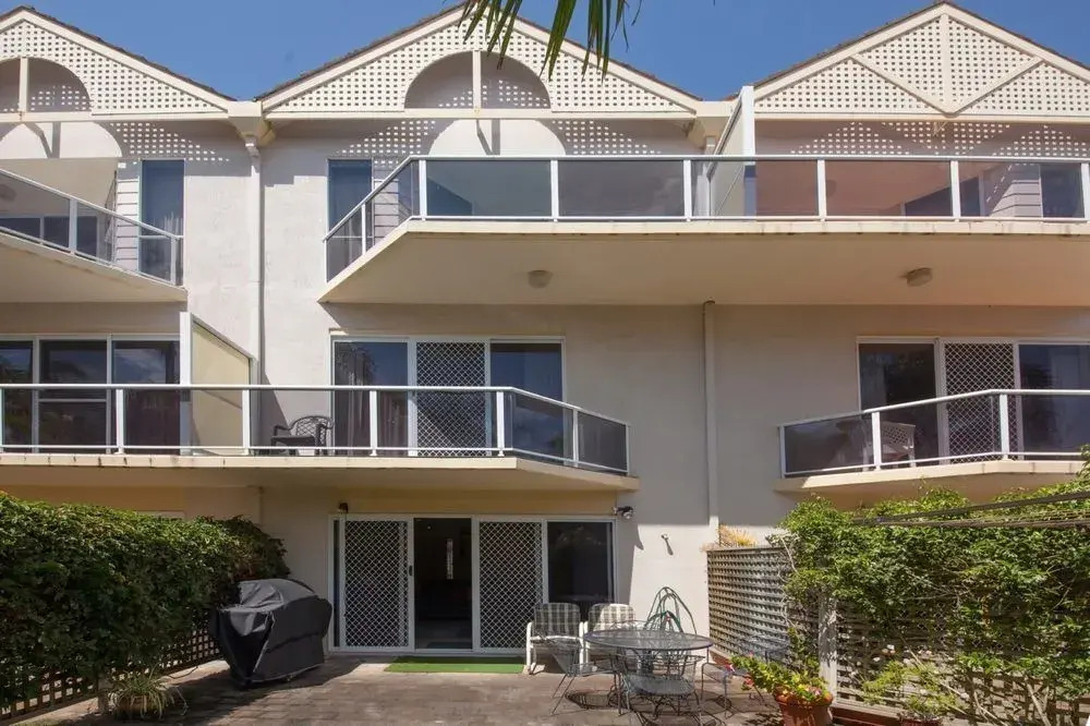 Kristie Court 2, 7 Weatherly Cl close to the beach with WiFi