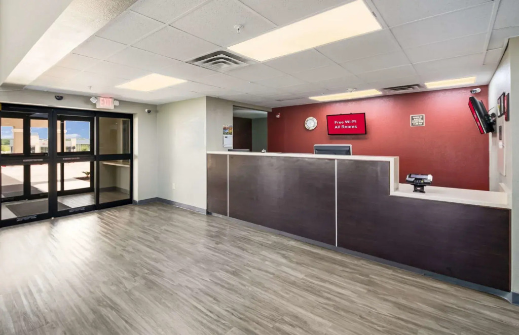 Red Roof Inn & Suites Austin East - Manor