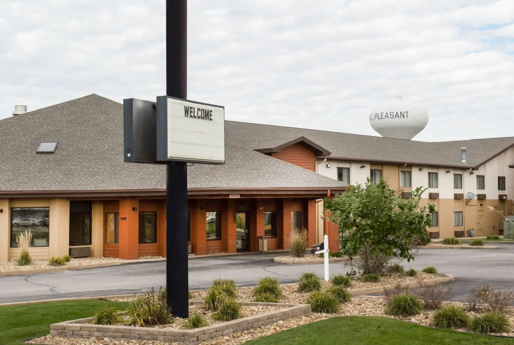 AmericInn by Wyndham Mount Pleasant
