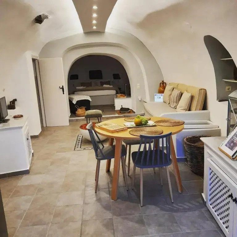 Cave house mARTrona