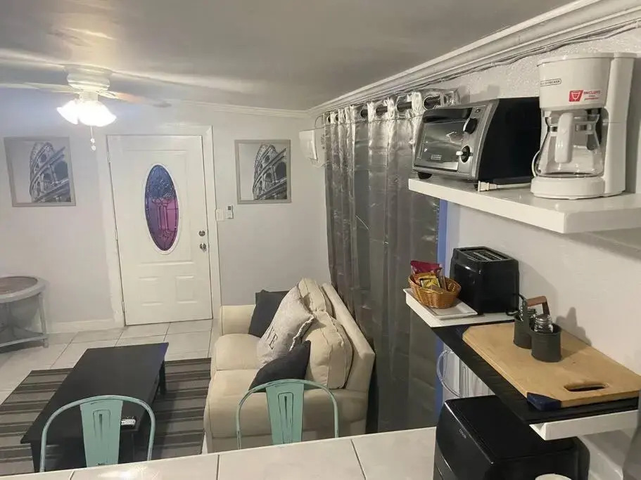 Airy 1-bedroom apartment 3 minutes from Downtown