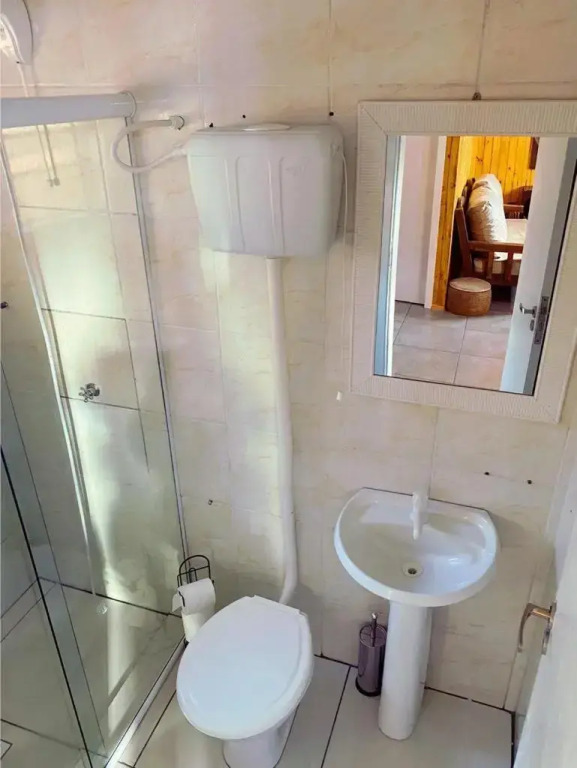 Casa a 600m da Igreja de Canela