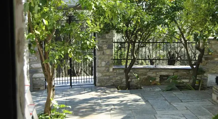 Alias Guesthouse
