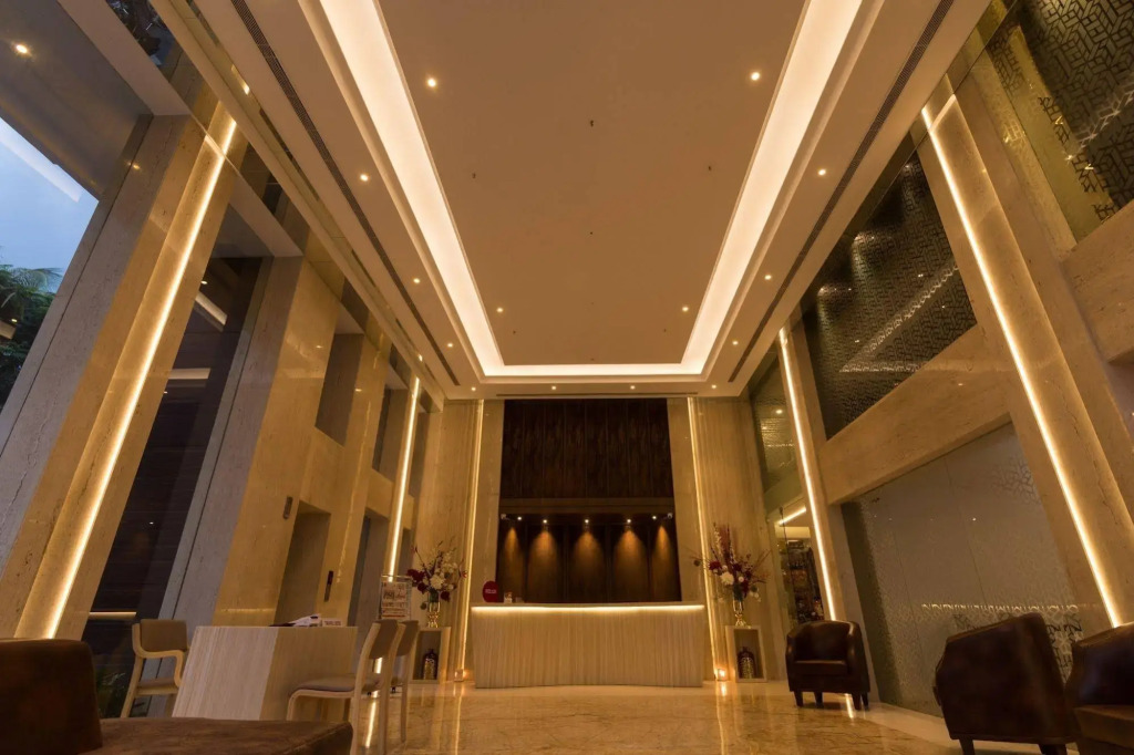Roopa Elite