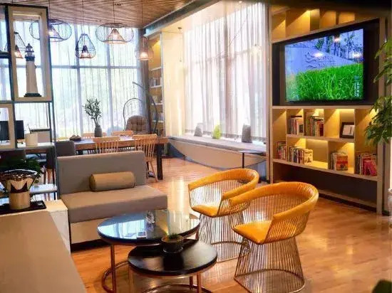 Yating Hotel (Rizhao Station RT Mart Branch)