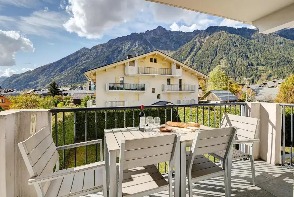 Apartment Fermes du Montenvers B11 - Alpes Travel - Central Chamonix - sleeps 4-5