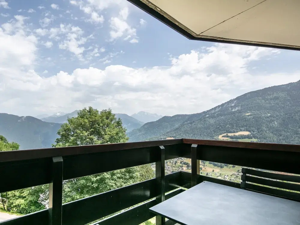 Apartment in Doucy With Mountain Views