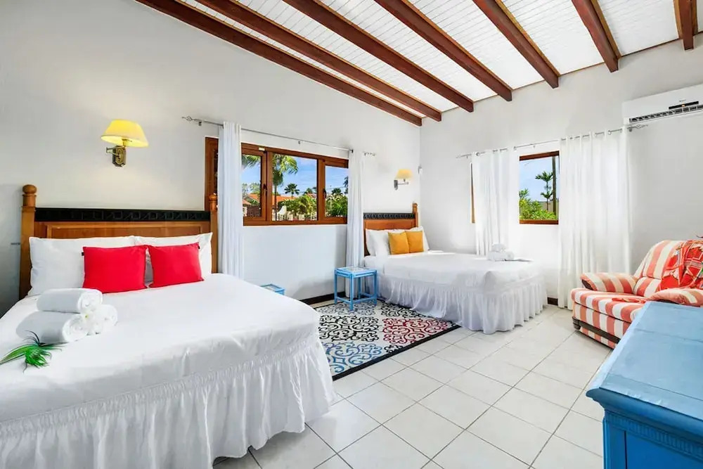Spacious 4BR Villa Private Pool Cozy Location