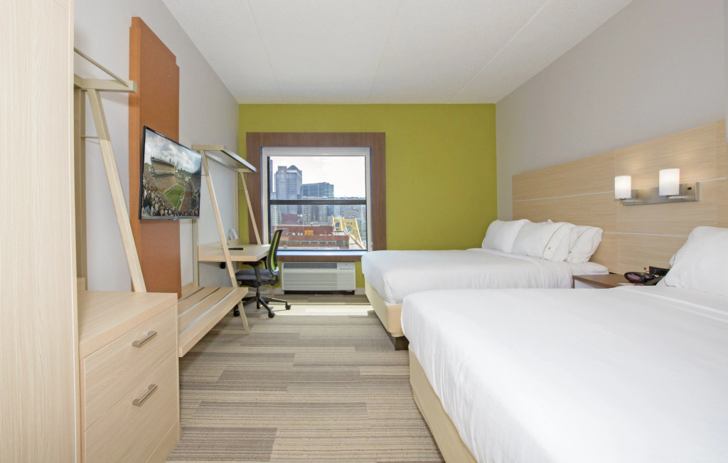 Holiday Inn Express & Suites Pittsburgh North Shore by IHG