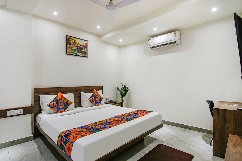 FabHotel Moro Rohini Sector 4