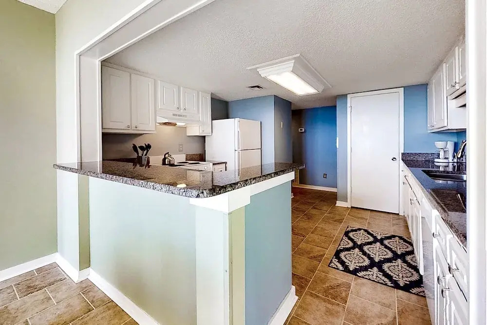 Oceanfront Condo With Large Balcony, Pool, Central AC & Views