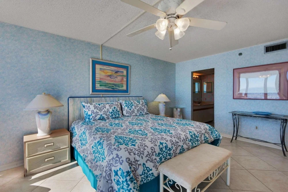 Edgewater Beach Resort Tower 3- 811