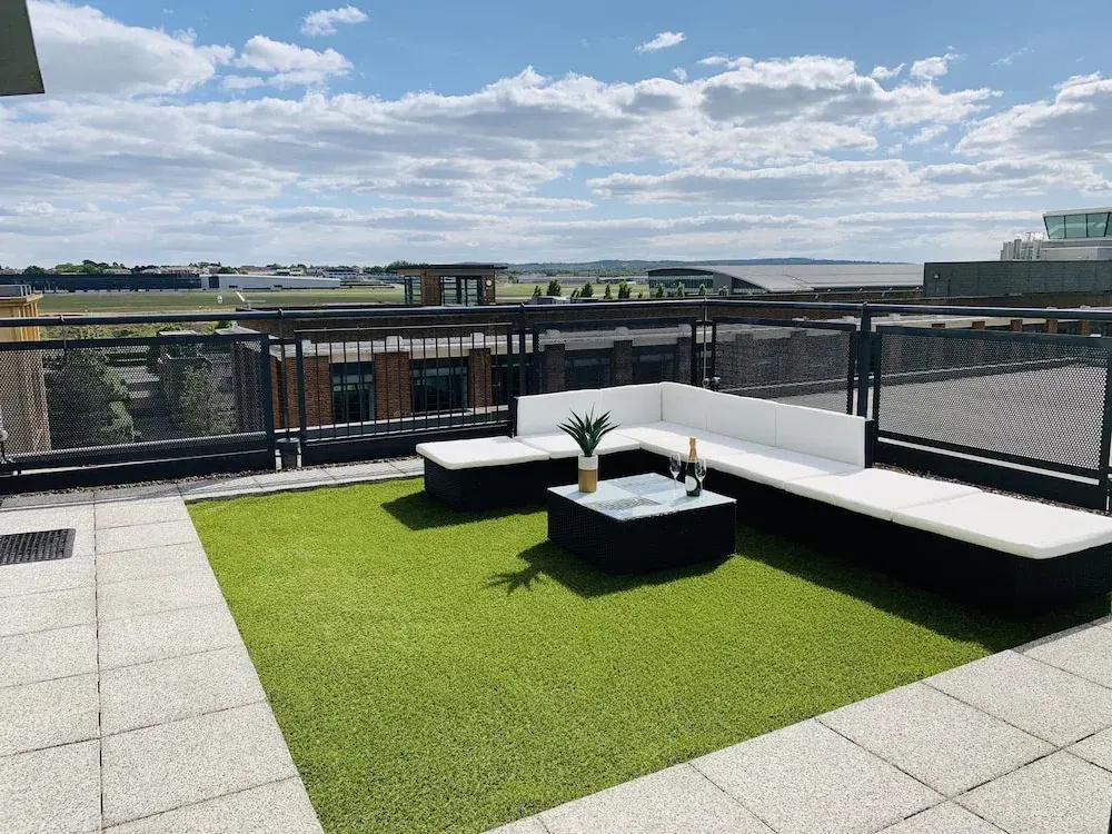 Zebra Serviced Apartments@Cove with FREE Netflix, Parking and Wi-Fi