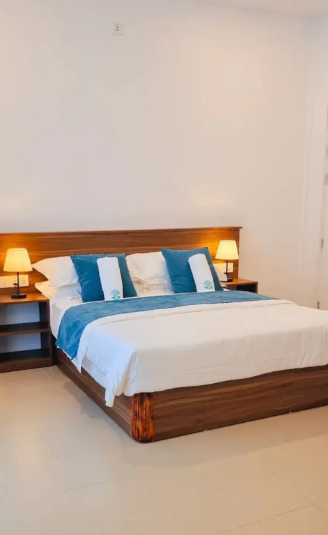 Vaagali Inn