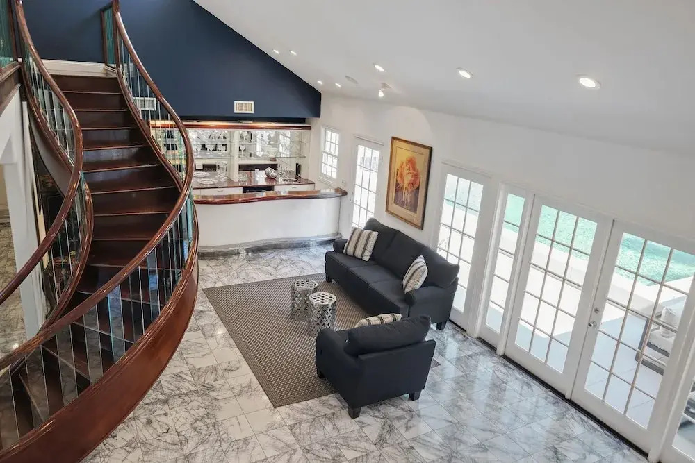 Hollywood Hills Upscale