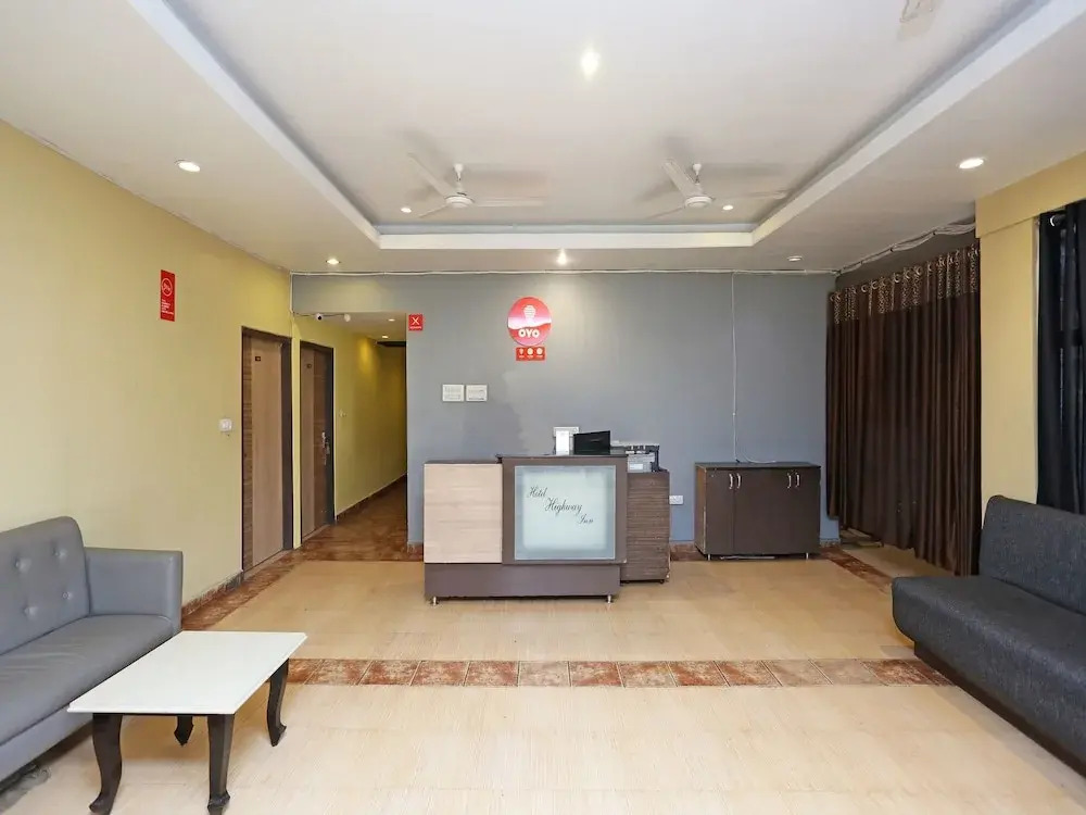 OYO 4939 Hotel Highway Inn