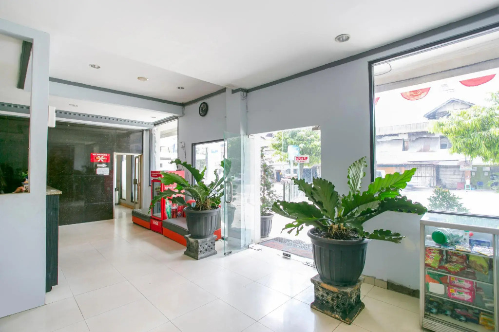 OYO 3031 Hotel Regenerasi