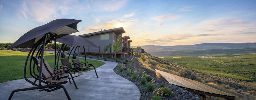 Lone Point Cellars