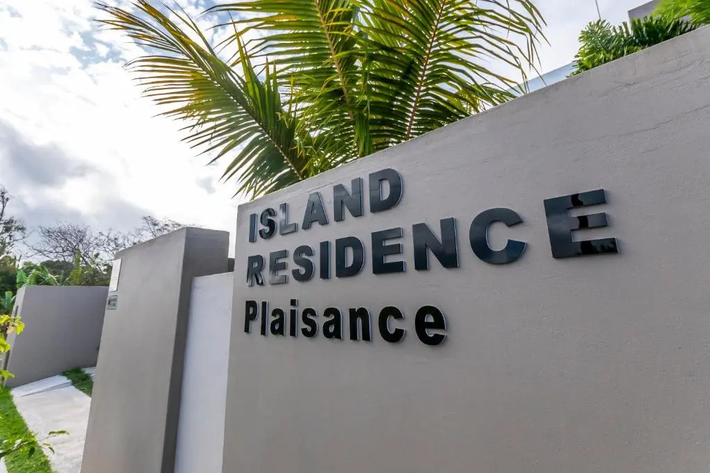 ISLAND RESIDENCE Plaisance - Mauritius - Villa with Private Pool - 15718