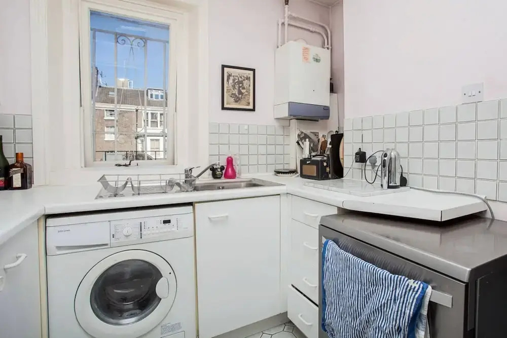 Beautiful and Light Chelsea 1 Bed Apartment