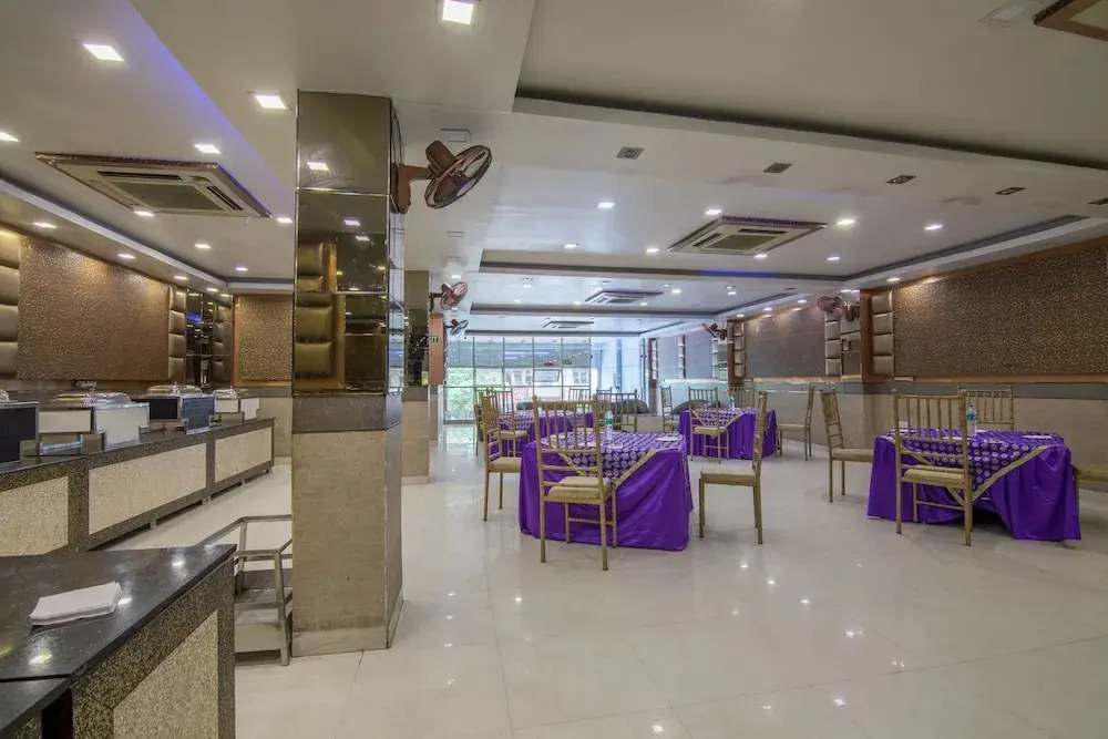 OYO 14385 Golden petal rooms