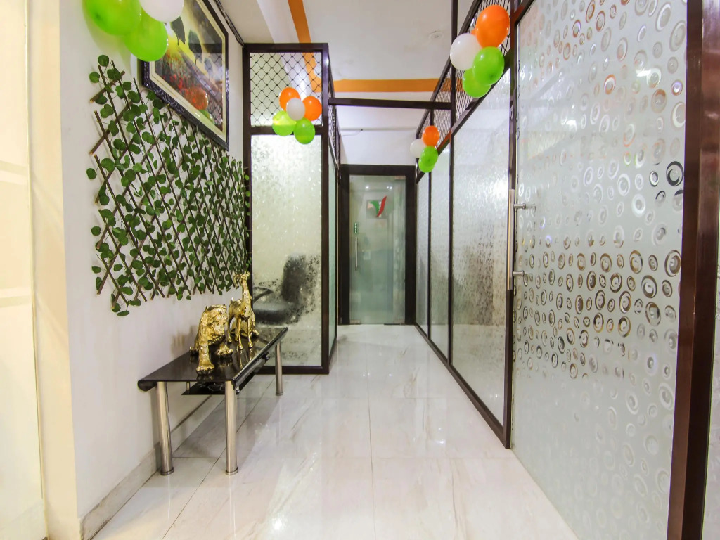 OYO 8680 Hotel Vaishnavi Inn