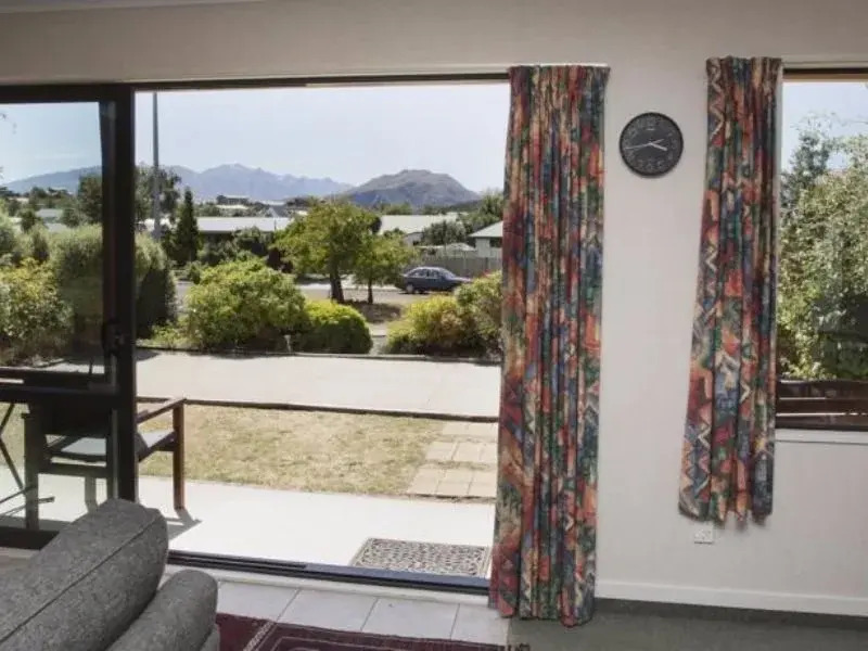 Apollo Lodge and Apartment