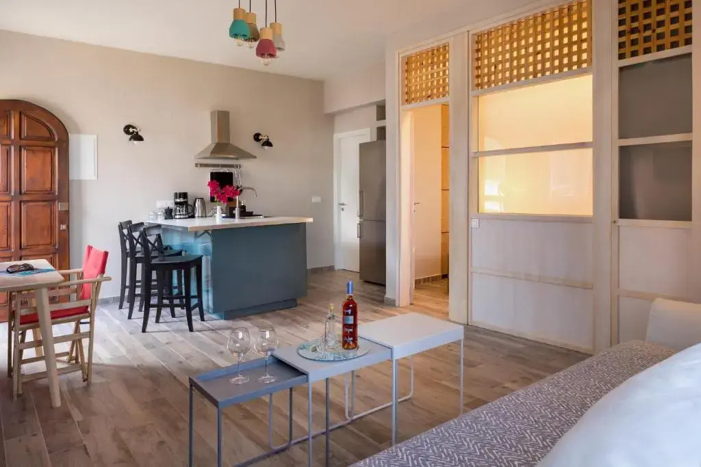 Avra Apartments
