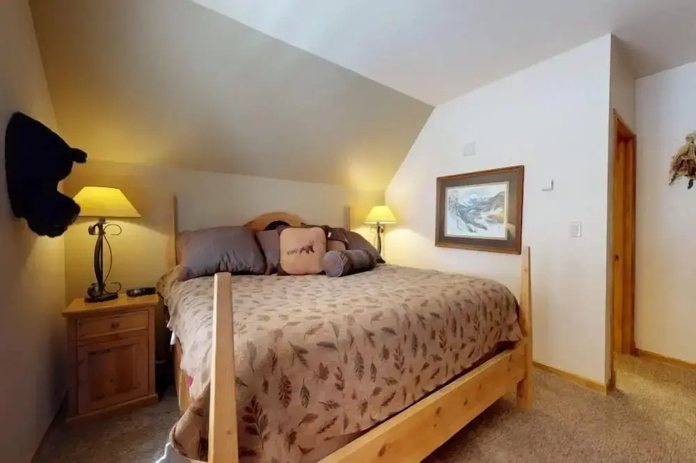 2 Bedroom Colorado Mountain Vacation Rental In River Run Village With Hot Tub Access And Walking Distance To Ski