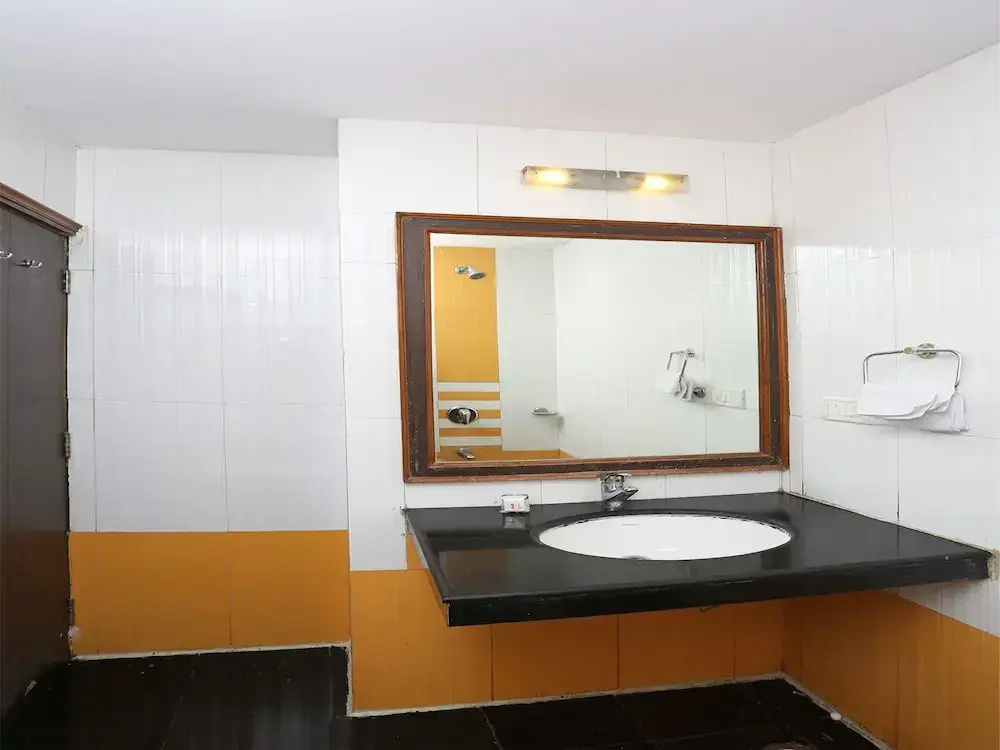 OYO 11307 Hotel Satya Villas