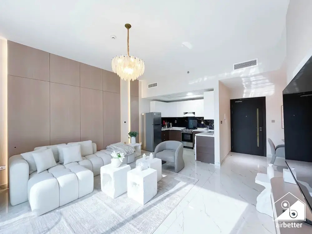Jewelz Luxury 2BR Balcony, Pool & Garden Views