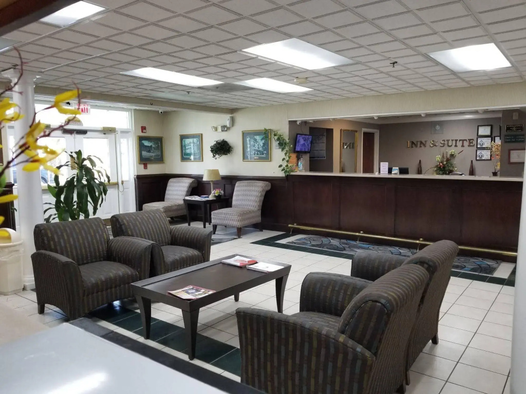 Plantation Inn & Suites Near Locust Grove I 75
