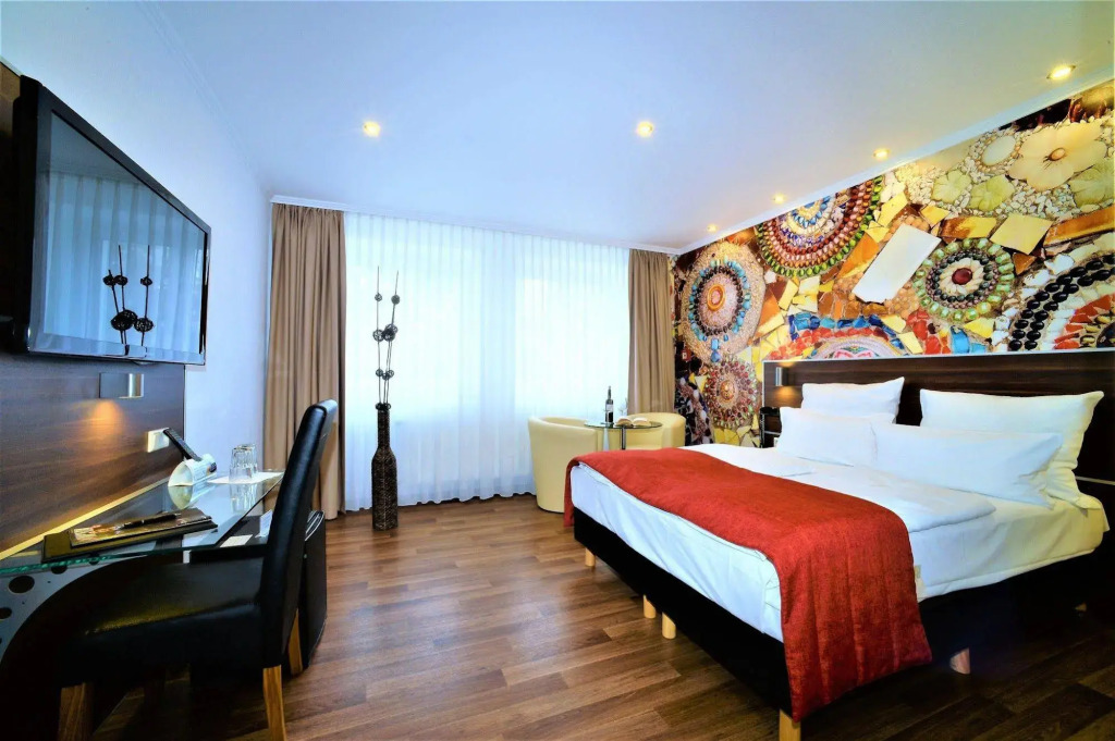 Ascot Hotel