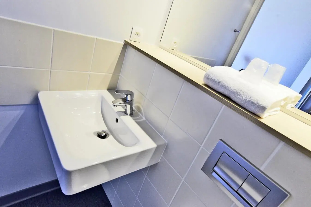 B&B HOTEL Laval Ouest