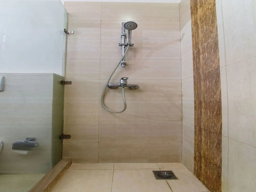 OYO 644 Hotel Haris Court