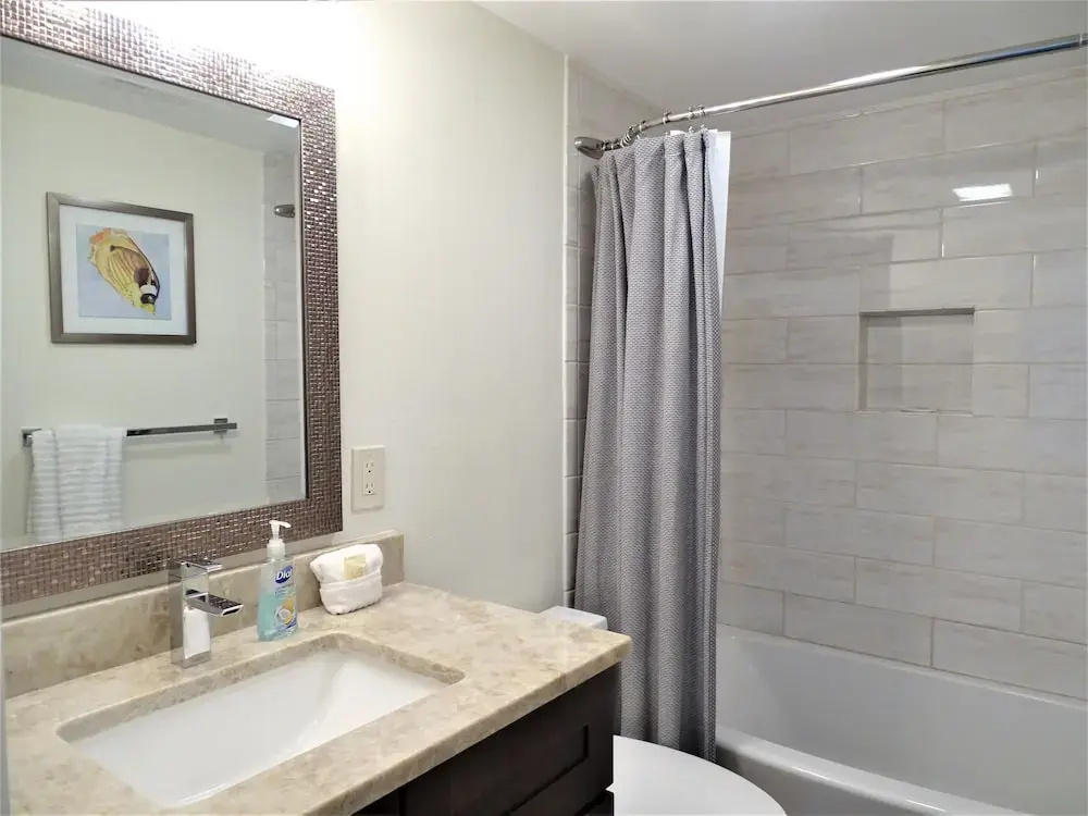 Sunset Royale - 200 2 Bedrooms 2 Bathrooms Apts