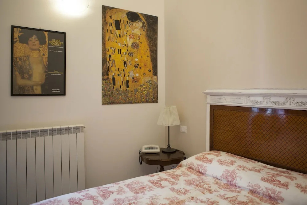 Demetra Rooms
